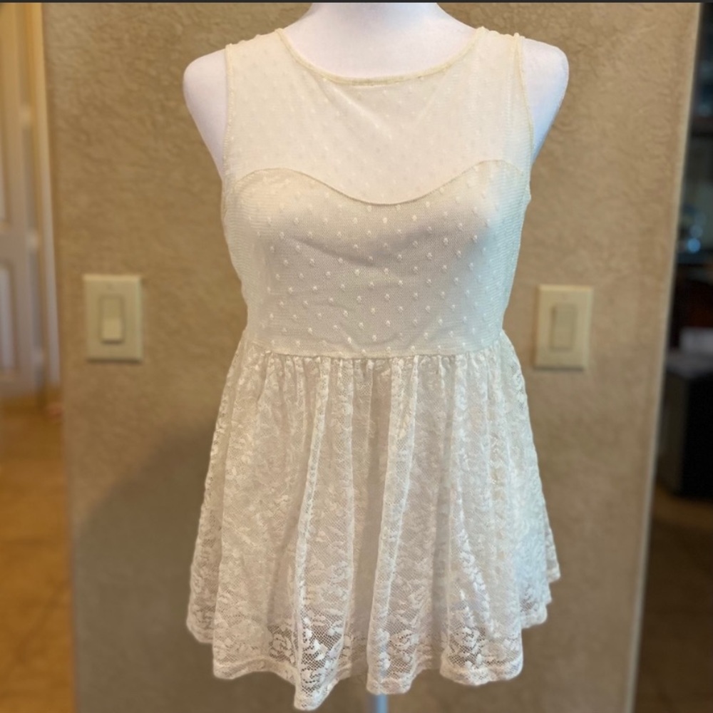 Forever21 Lace Illusion Neckline Sleeveless Top